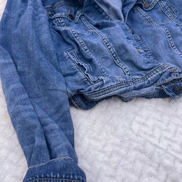 AEO Y2K Distressed Denim Women’s Medium Blue Jean Summer Jacket Normcore - Picture 4 of 11